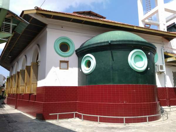 Masjid Paneleh Surabaya tampak belakang