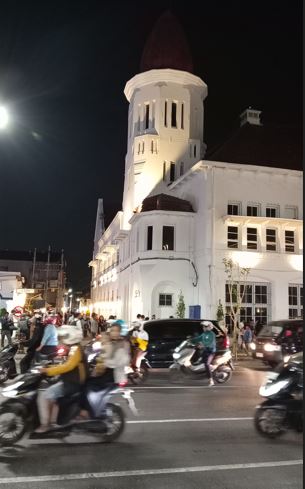 Gedung Cerutu Surabaya Omar Bagil